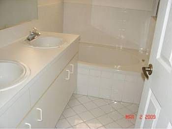 5th image of 17024 NW 10th St