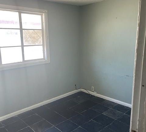 4th image of 1212 Hassell Ave