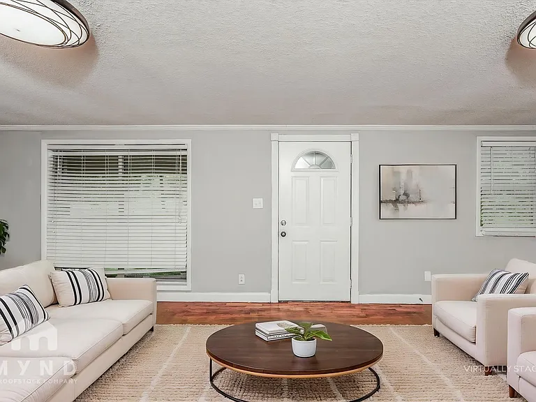 997 Kerr Rd — Photo 2