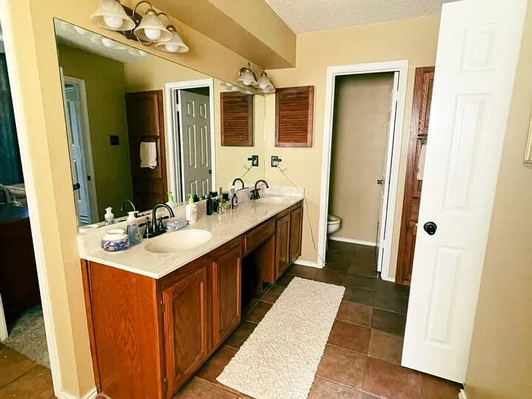 1807 Michael Wayne Dr — Photo 7