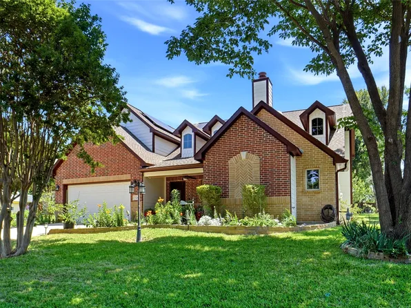 726 Forest St, Grapevine, TX 76051