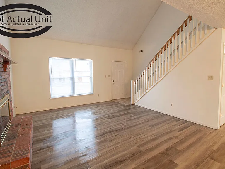 1904 Mirtle Grove Ct — Photo 4