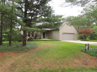 1334 Deer Creek Rd, Greenville, IL 62246