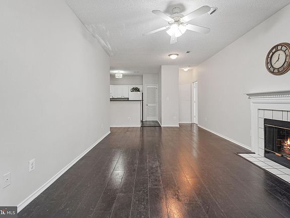 5th image of 4412 Helmsford Ln APT 203