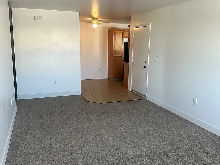 Vantage Point Apartments — Photo 12
