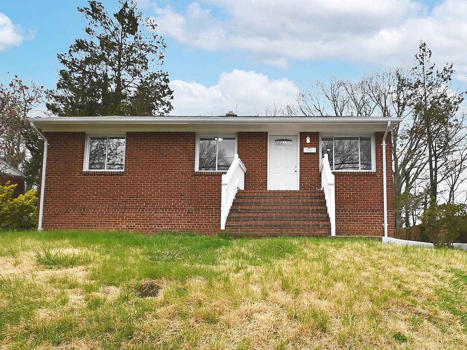 1st image of 16029 Crest Dr