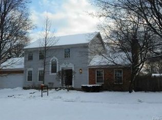 2872 Manchester Rd, Birmingham, MI 48009