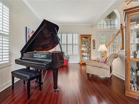 3rd image of 8142 Belshire Dr