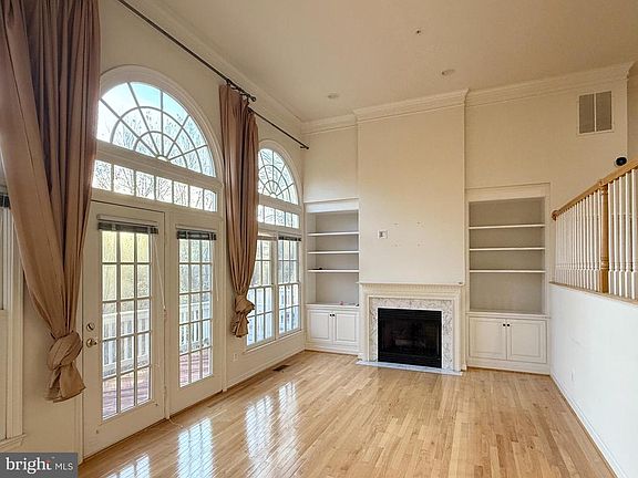 5th image of 819 Oak Knoll Ter