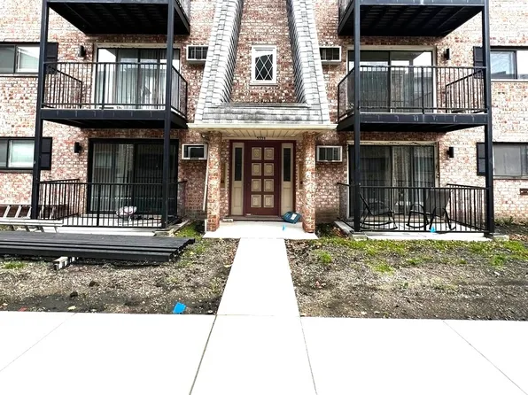 5339 N Delphia Ave APT 239, Chicago, IL 60656