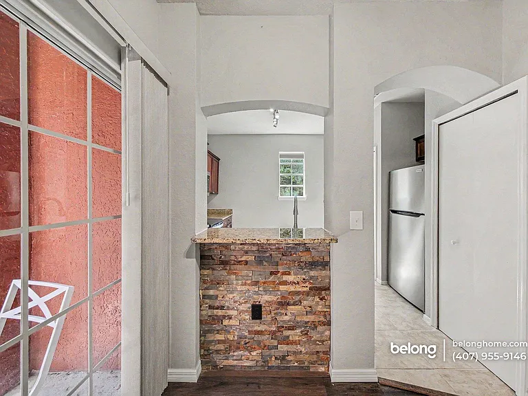 107 Vista Verdi Cir #213 — Photo 5