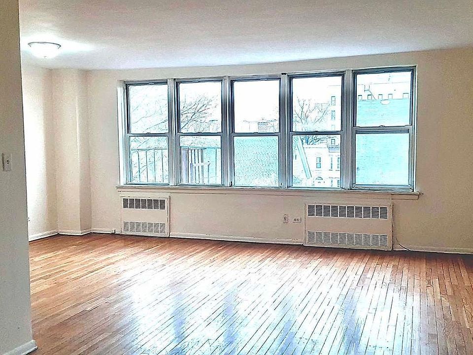 1st image of 150 Hawthorne St APT 4P