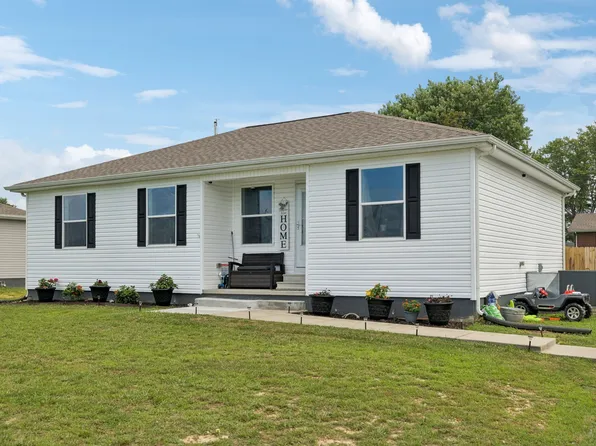 906 Freeman St, Lafayette, TN 37083