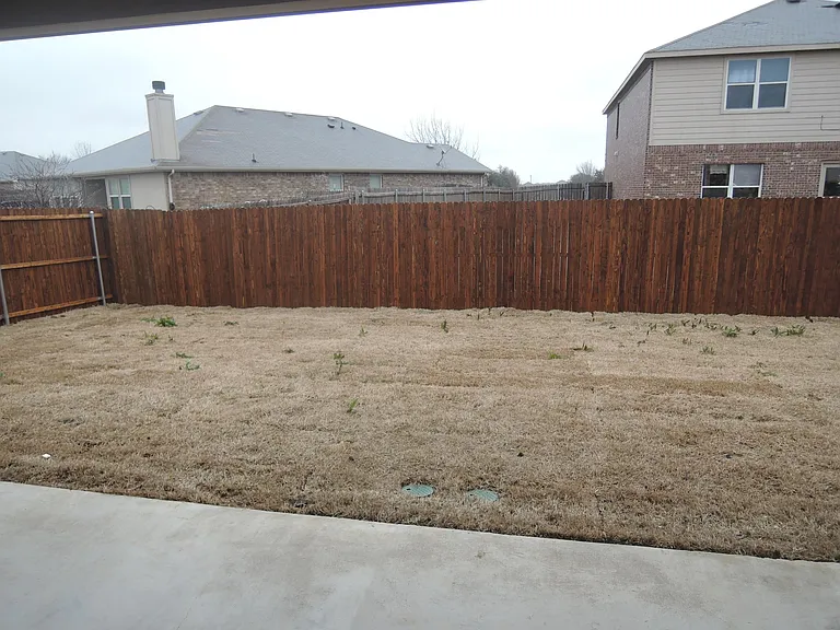 708 Newberry Ln — Photo 16