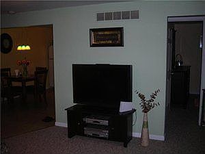 3rd image of 309 North St APT 27