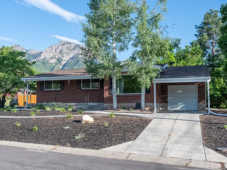 3260 E Cummings Rd — Photo 1