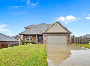 511 Oak Run Ln, Cave Springs, AR 72718