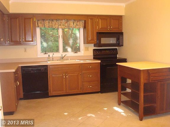 5th image of 1211 Wynside Ln