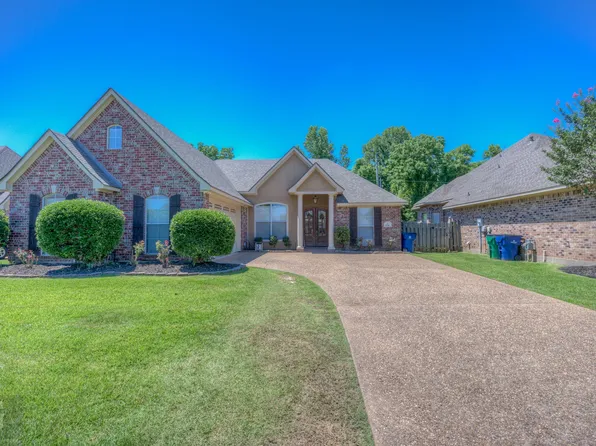216 Gloucester Dr, Bossier City, LA 71111