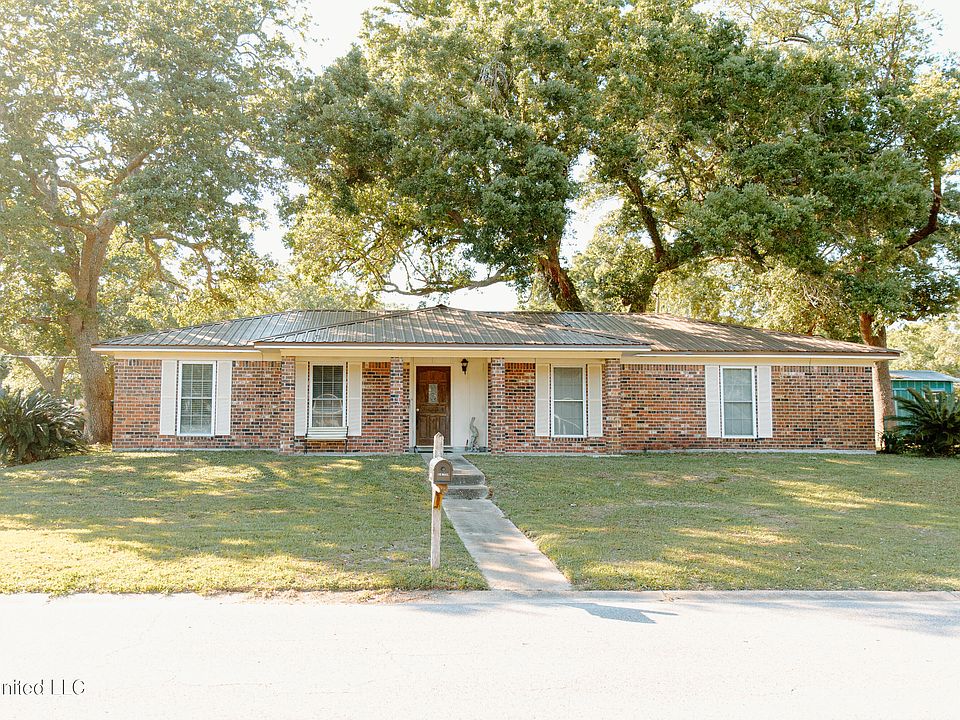 1st image of 2230 Sandalwood Pl