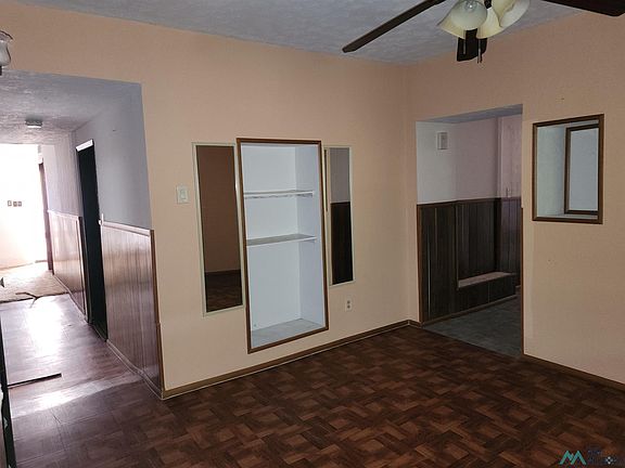 4th image of 829 N Manzanita St