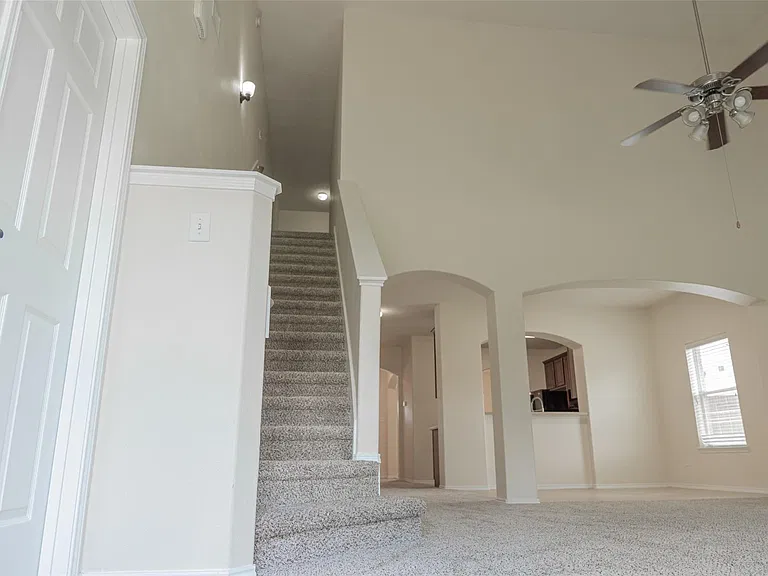 1902 Vernal Glen Cir — Photo 31