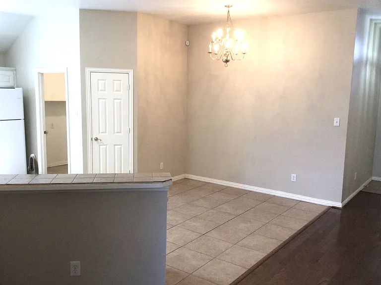 1208 Marchant Pl — Photo 6