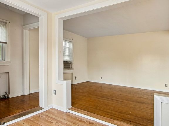 4th image of 8-15 Berdan Ave