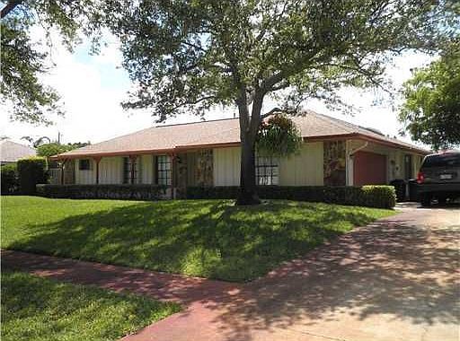 1st image of 19859 Gardenia Dr