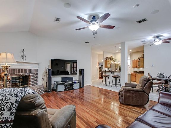 2nd image of 2212 Pinto Ln