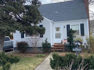 19 Garden Avenue, Carle Place, NY, 11514