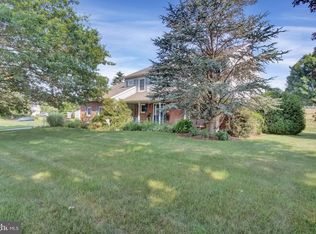 201 Fisher Rd, Etters, PA 17319