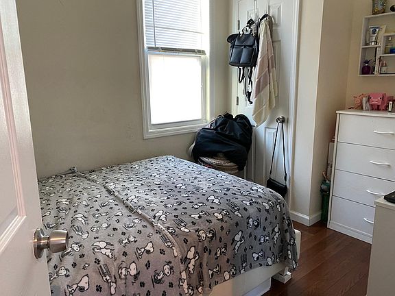 5th image of 1028 Post Ave Floor 2