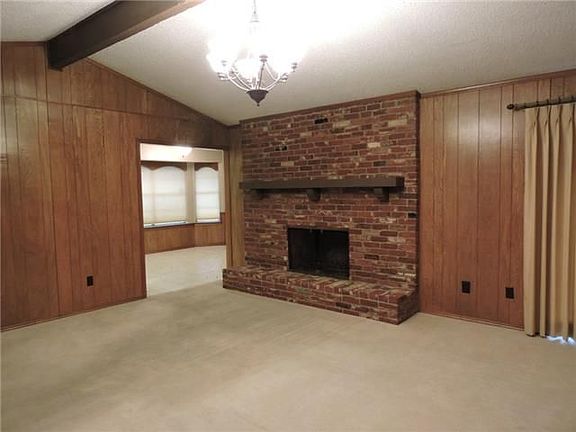 4th image of 614 W Red Bird Ln