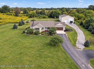 1912 Meadow Hills Dr, Eaton Rapids, MI 48827