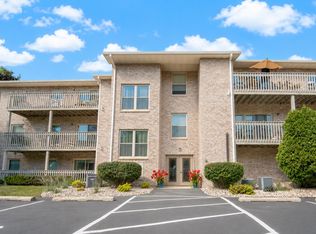 1600 Rustic Oaks Ct UNIT 23, Green Bay, WI 54301