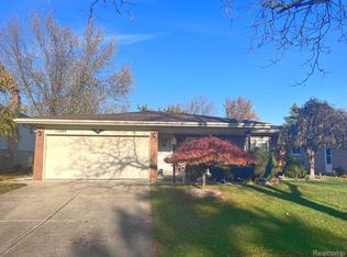 15489 Valerie Dr, Macomb, MI 48044