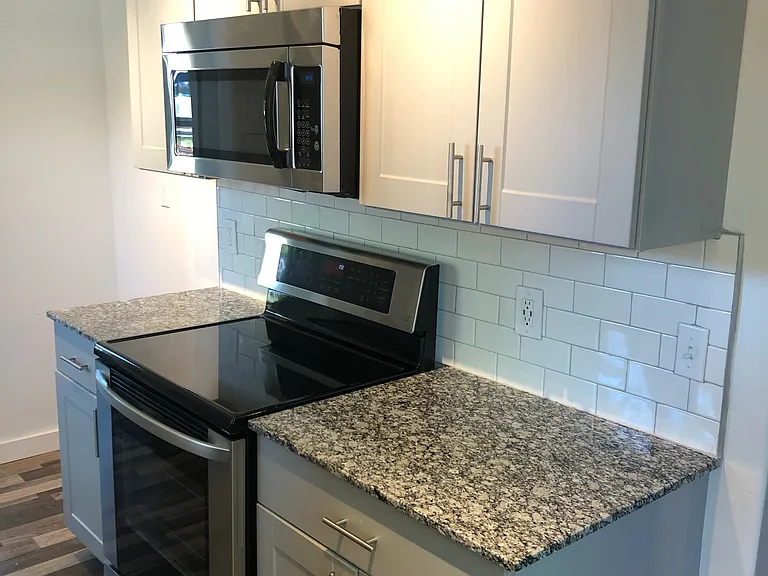 1141 N Douglas Ave — Photo 15