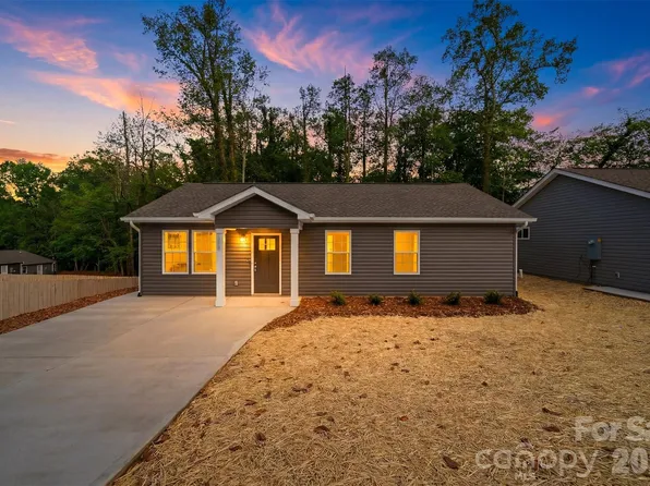 1298 18th St NE, Hickory, NC 28601