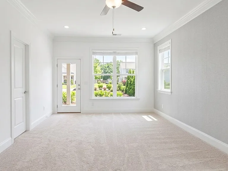384 Yardley Ln — Photo 11
