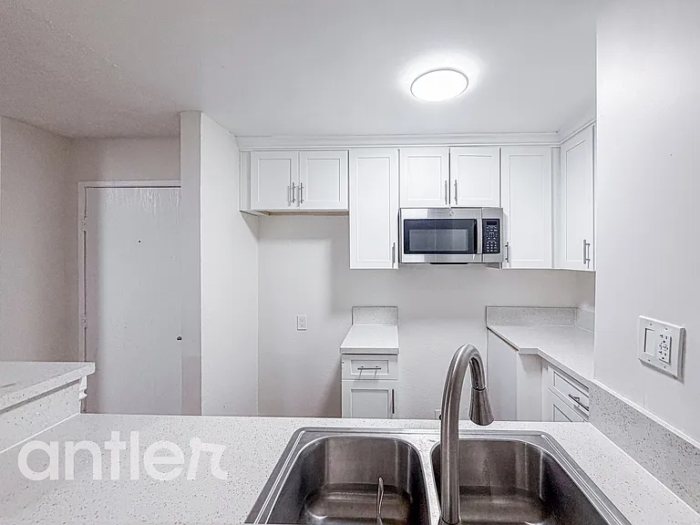 9011 Tobias Ave #A140 — Photo 8