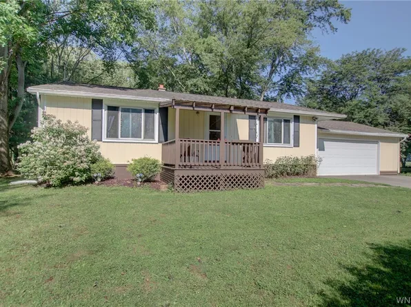 8000 March Rd, Eden, NY 14057