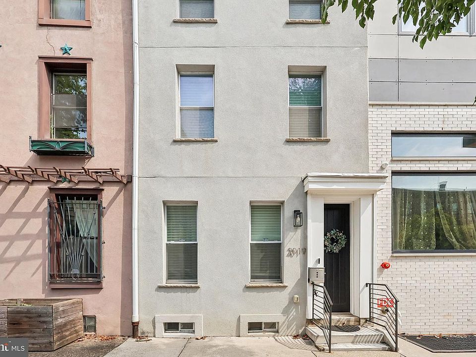 1st image of 2019 W Girard Ave