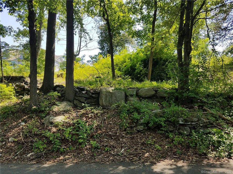 1st image of 120 Circle Dr