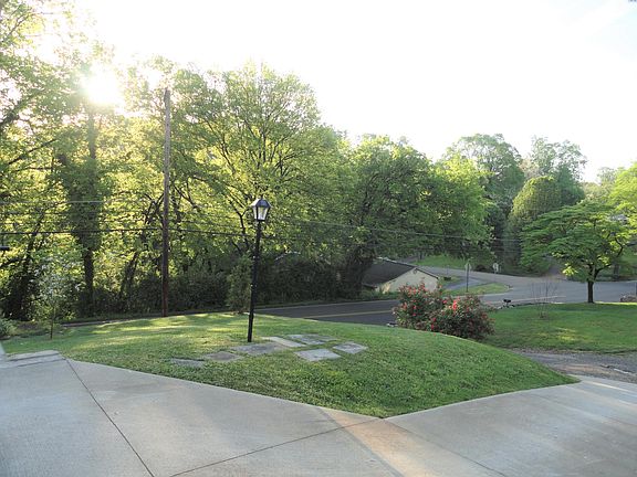 4th image of 526 High Ave
