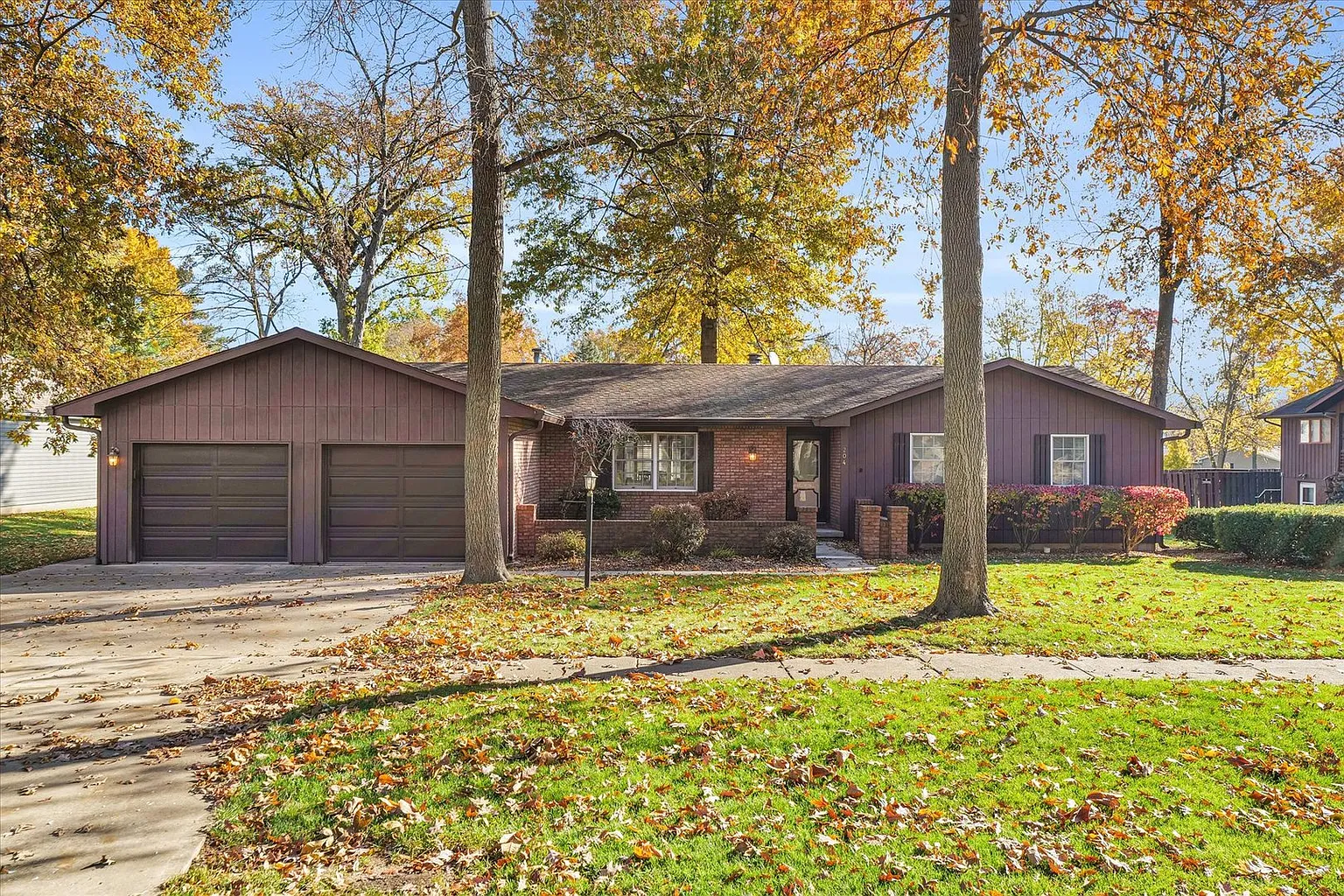 204 Raymond Dr photo 1