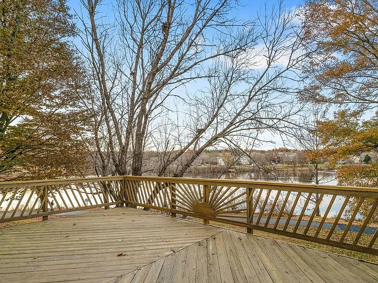 18728 Martins Landing Dr — Photo 26