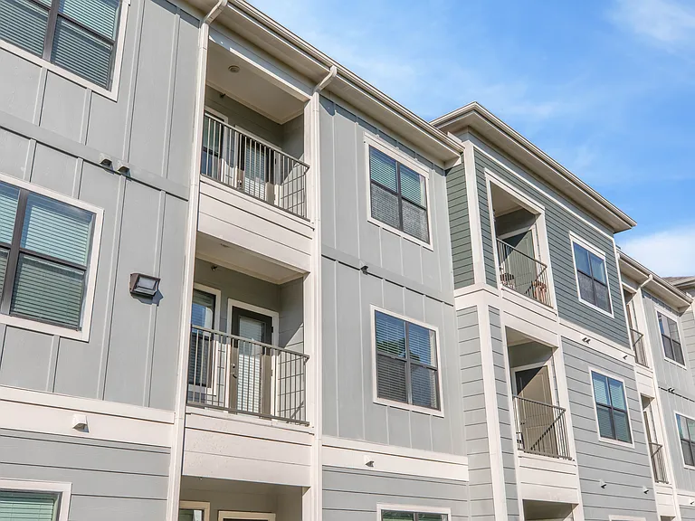 Alexis Apartments — Photo 21