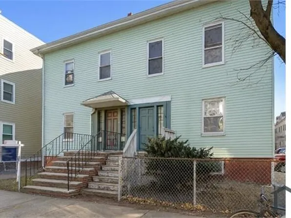 64 Elm St APT 2, Cambridge, MA 02139