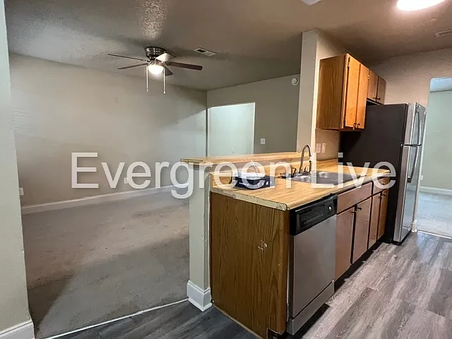111 Barnsbury Ct — Photo 9